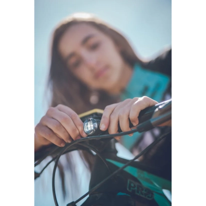 LIGHT FRONT FEMTO USB C DRIVE BLACK LEZYNE