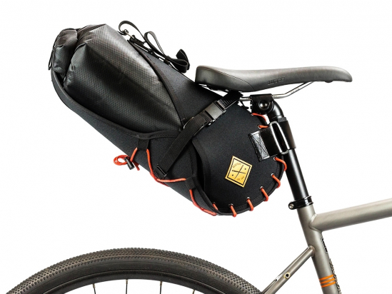 SADDLE BAG & DRY BAG CARRY 8L BLACK RESTRAP