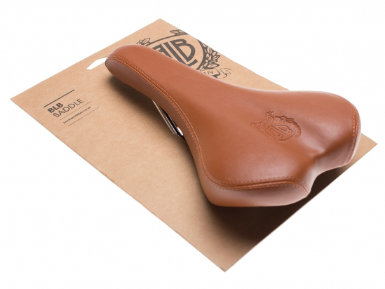 SADDLE CURVE RACE HONEY BROWN BLB