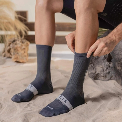 SOCKS LIGHTWEIGHT UNISEX SLATE GRAY GOBIK